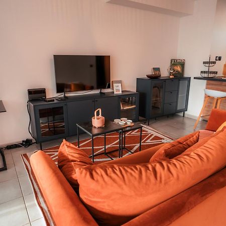 Appartement Moderne Et Elegant Сен Дьони Екстериор снимка