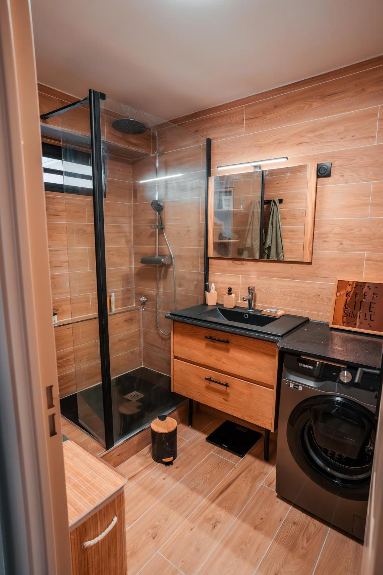 Appartement Moderne Et Elegant Сен Дьони Екстериор снимка